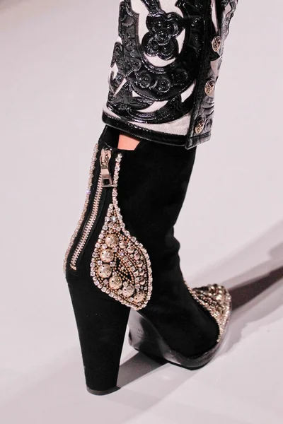 Look 12